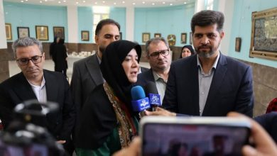 معاون وزیر: زنان سهم قابل‌توجهی در تولیدات صنایع‌دستی لنجان دارند