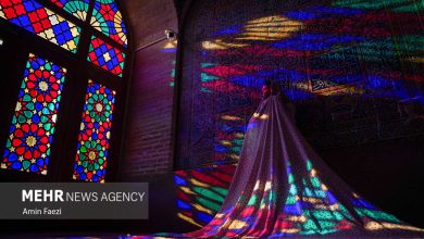 حضور گردشگران خارجی در مسجد نصیرالملک شیراز حضور گردشگران خارجی در مسجد نصیرالملک شیراز